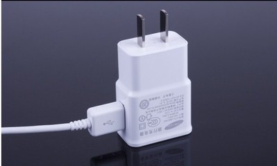 三星足1A充电器 品质之选，手机与低碳生活兼得